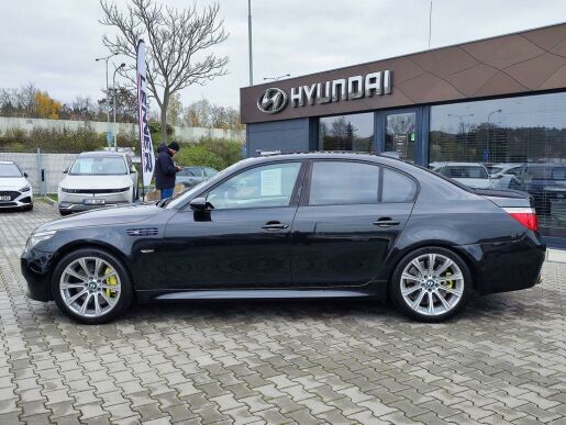 BMW M5 5.0 V10/373kW