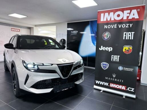 Alfa Romeo Junior Ibrida Speciale 1.2 Turbo Hybr