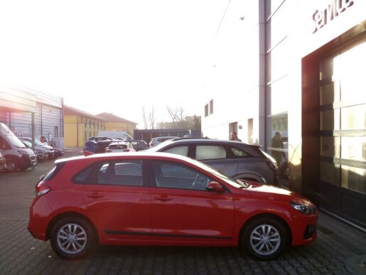 Hyundai i30 COMFORT 1,5i 81kW