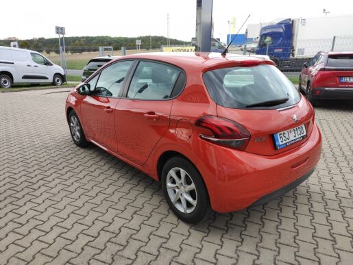 Peugeot 208 ACTIVE 1.2 82k ZIMÁKY SERVISKA