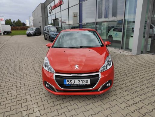 Peugeot 208 ACTIVE 1.2 82k ZIMÁKY SERVISKA