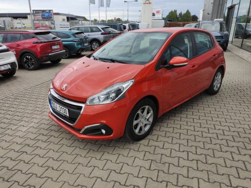 Peugeot 208 ACTIVE 1.2 82k ZIMÁKY SERVISKA