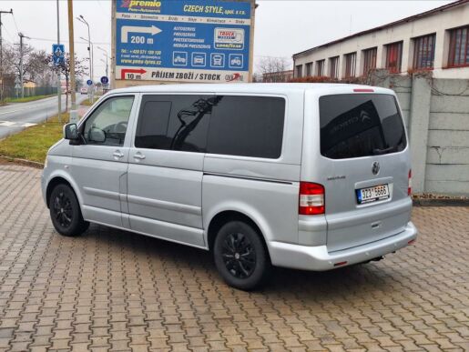 Volkswagen Multivan 2,5 TDI  CZ 7 sedaček 2x kola