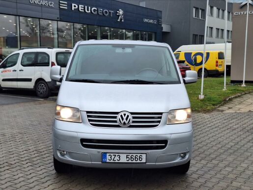 Volkswagen Multivan 2,5 TDI  CZ 7 sedaček 2x kola