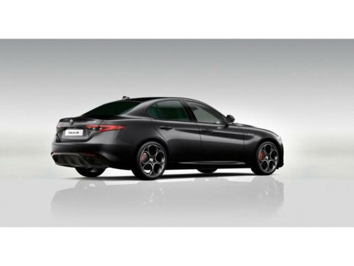 Alfa Romeo Giulia 2.0T 280k AT8 ZF Q4 4x4 Veloce