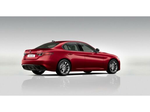 Alfa Romeo Giulia 2.2 JTDm 210k AT8 ZF Q4 4x4 Bu