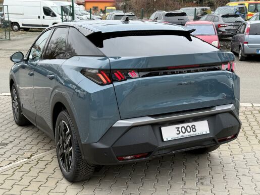 Peugeot 3008 ALLURE HYBRID - IHNED K ODBĚRU