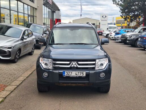 Mitsubishi Pajero 3,2 DI-D  CZ, 1 maj nové brzdy