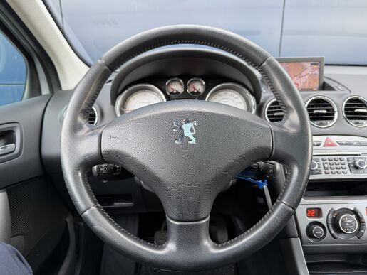 Peugeot 308 SW 2.0HDi, Navigace, Panorama