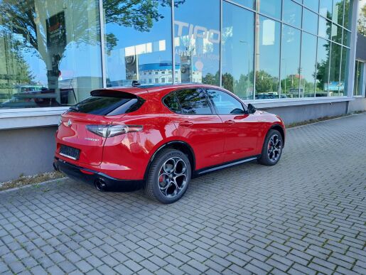 Alfa Romeo Stelvio Veloce 4x4 2,0 280PS