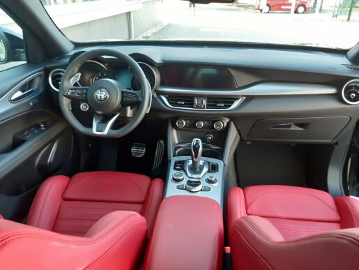 Alfa Romeo Stelvio Veloce 4x4 2,0 280PS