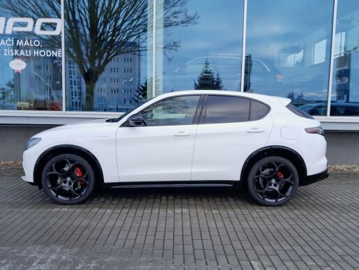 Alfa Romeo Stelvio Veloce 4x4 2,0 280PS