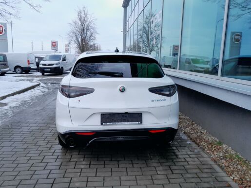 Alfa Romeo Stelvio Veloce 4x4 2,0 280PS