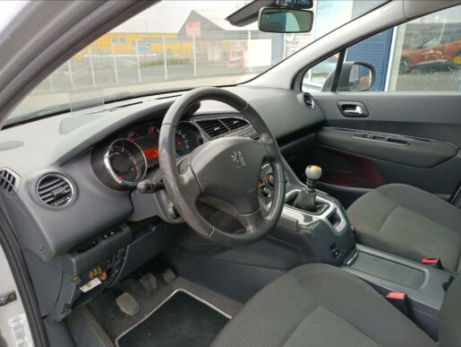 Peugeot 5008 Active 1.6 HDi MAN6, 7míst