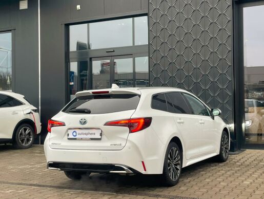 Toyota Corolla STYLE 1.8 HYBRID 90 kW