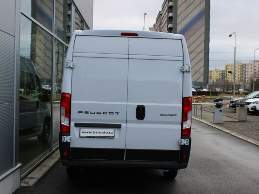 Peugeot Boxer L4H2 180 k přestavba 6 míst