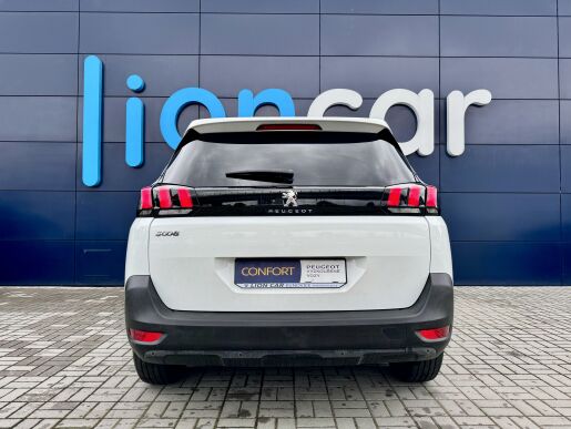 Peugeot 5008 ACTIVE, 7 Míst, ČR, Servis