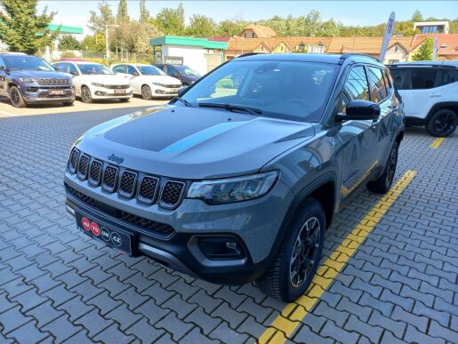 Jeep Compass 1,3 GSE 240k PHEV  Trailhawk