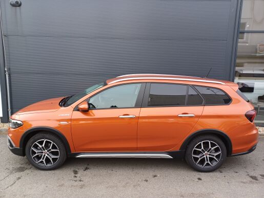 Fiat Tipo Tipo SW Cross 1.6 MULTIJET 130k 96 kW  6