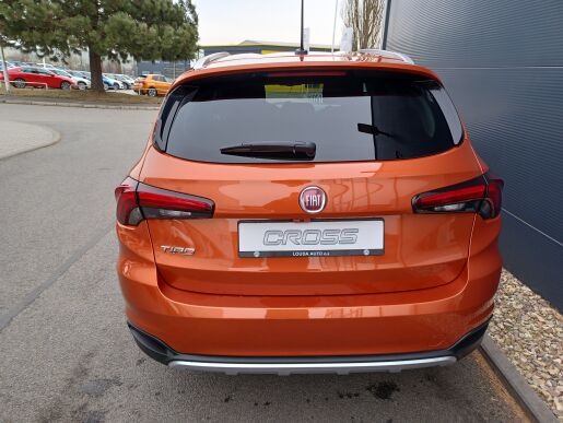 Fiat Tipo Tipo SW Cross 1.6 MULTIJET 130k 96 kW  6