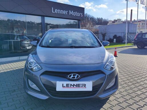 Hyundai i30 1.6 GDi/99kW Trikolor