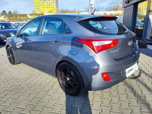 Hyundai i30 1.6 GDi/99kW Trikolor