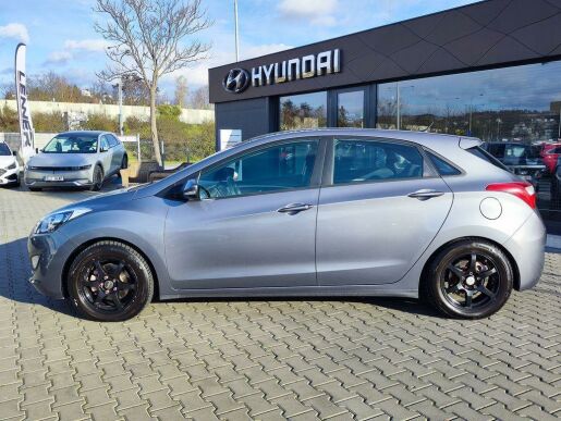 Hyundai i30 1.6 GDi/99kW Trikolor