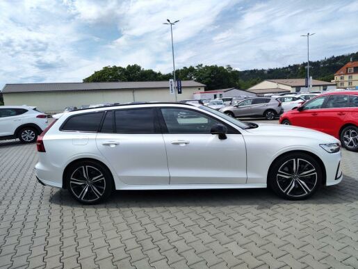 Volvo V60 288kWT8 Twin Engine R-Design