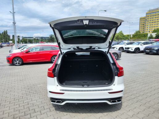 Volvo V60 288kWT8 Twin Engine R-Design