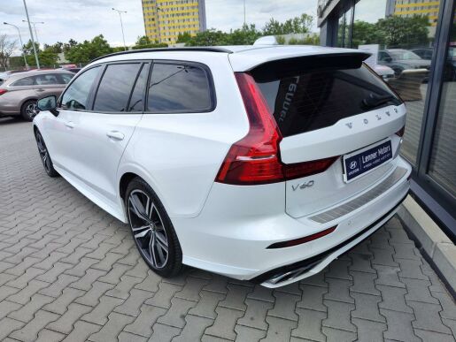 Volvo V60 288kWT8 Twin Engine R-Design