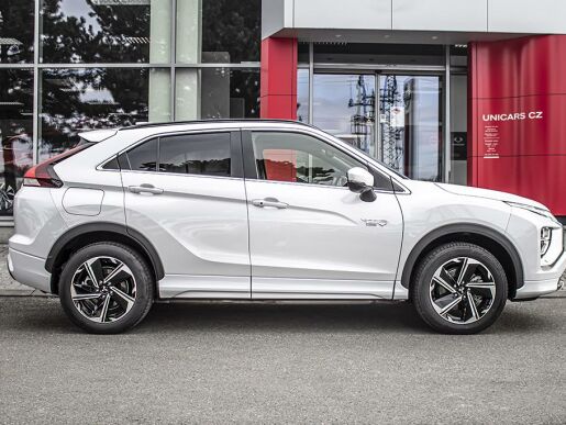 Mitsubishi Eclipse Cross 2,4 CROSS PHEV  INSTYLE+