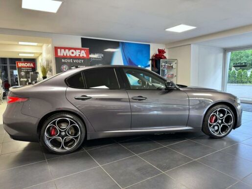 Alfa Romeo Giulia 2.2 JTDm 210k AT8 ZF Q4 4x4 Ve