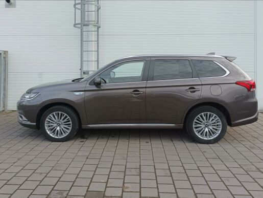 Mitsubishi Outlander 2,4 PHEV AT 4x4  Instyle