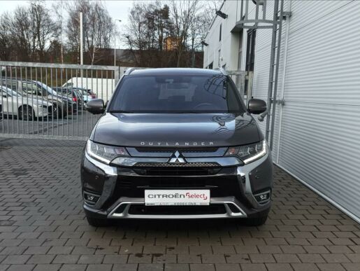 Mitsubishi Outlander 2,4 PHEV AT 4x4  Instyle