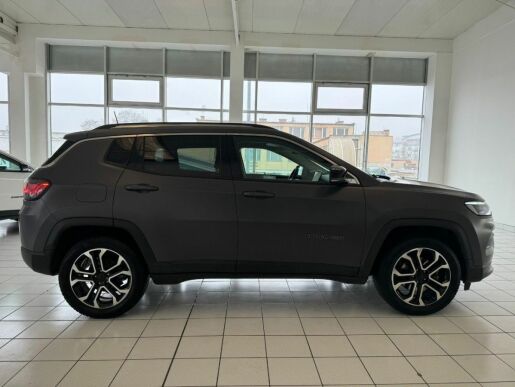 Jeep Compass 1.3 GSE 130k man. Limited