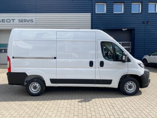 Peugeot Boxer Furgon 3300 L2H2 BlueHDi 140k MAN6 - 5475