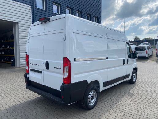 Peugeot Boxer Furgon 3300 L2H2 BlueHDi 140k MAN6 - 5475