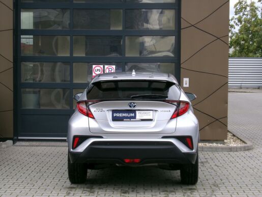 Toyota C-HR STYLE 1.8 HYBRID 122k