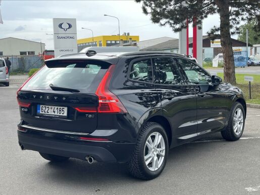 Volvo XC60 2,0 T5  ČR Momentum AWD AT